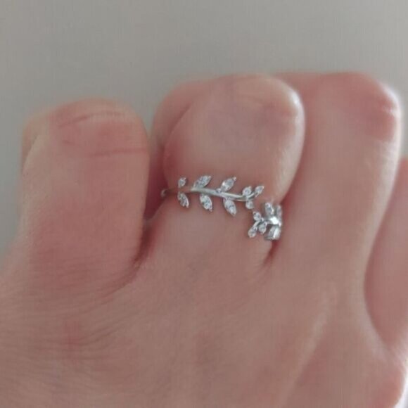 925 Sterling Silver CZ Leaves Ring - Picture 6 of 10